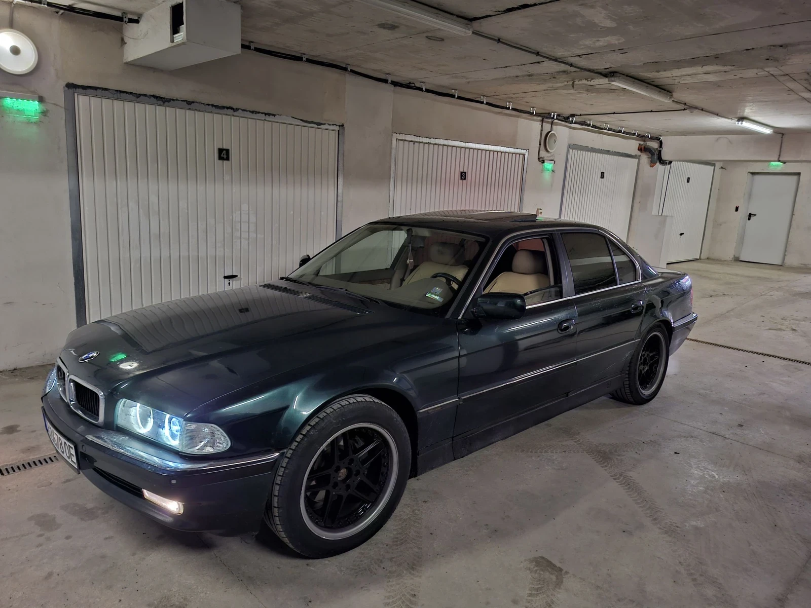 BMW 728 Газ.инж* Двоенстъклопакет* Подгрев* Шибедах* Паркт, снимка 6 - Автомобили и джипове - 55002681