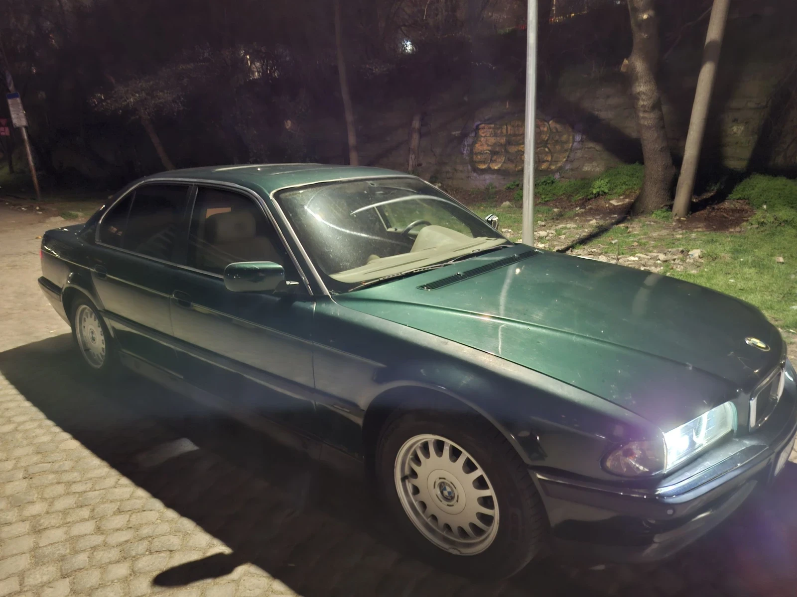 BMW 728 Газ.инж* Двоенстъклопакет* Подгрев* Шибедах* Паркт, снимка 12 - Автомобили и джипове - 55002681