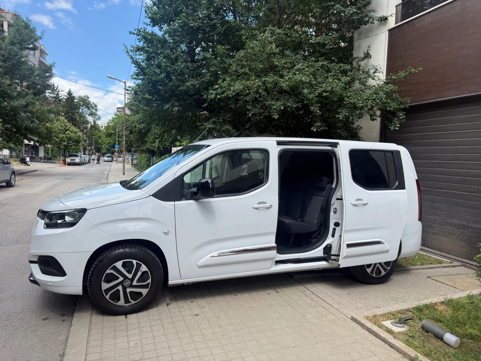 Peugeot Rifter Maxi-2 плъзгащи вр/Автомат/ЧистоНова в Гаранция!, снимка 12 - Автомобили и джипове - 55234780