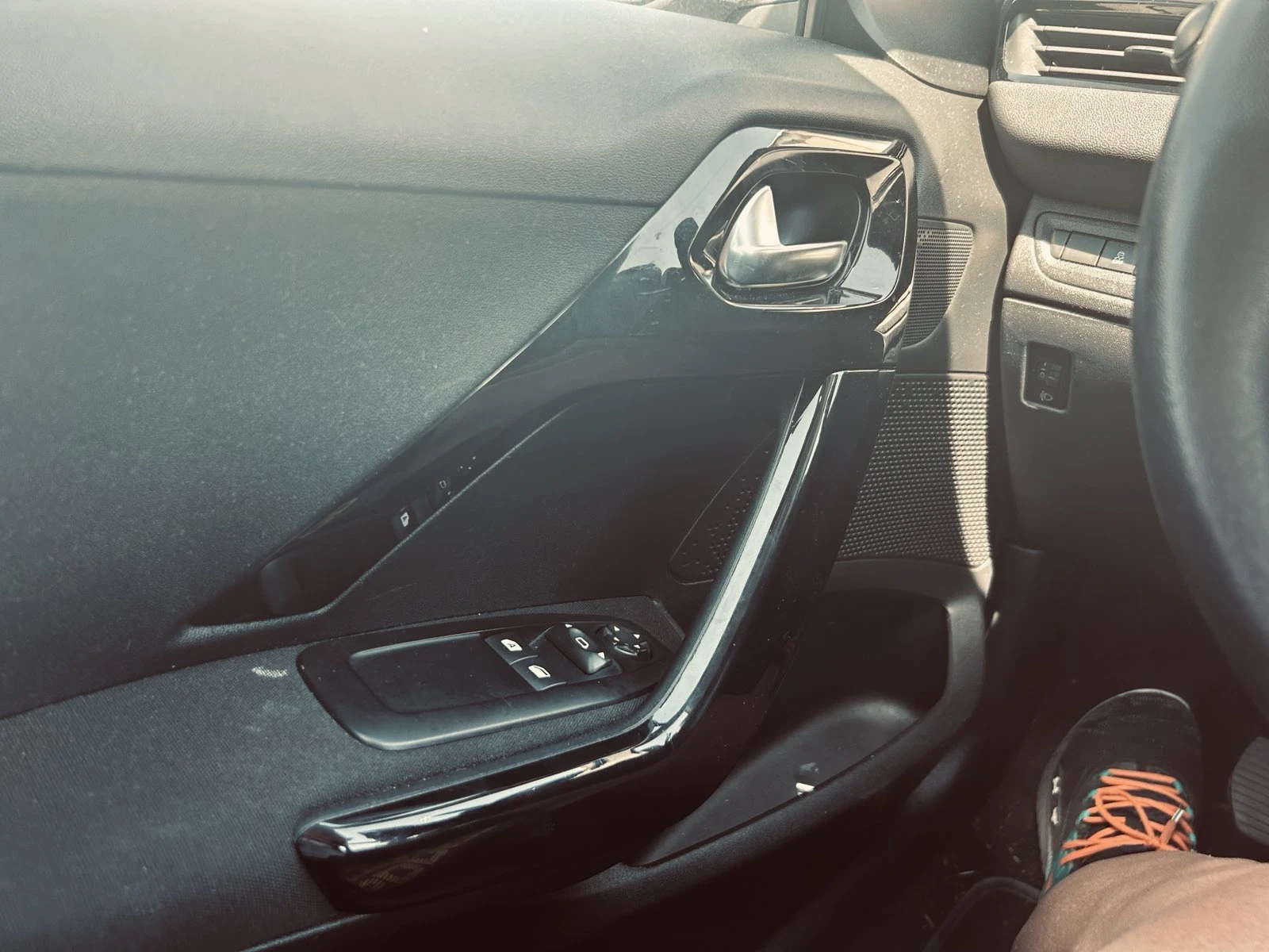 Peugeot 208 1.4i ESKLUZIVE  | Mobile.bg � ����������� 6