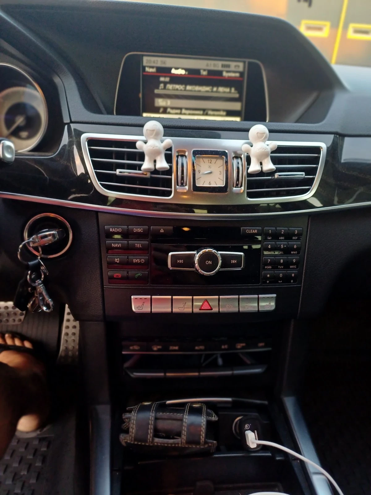 Mercedes-Benz E 220, снимка 11 - Автомобили и джипове - 56214992