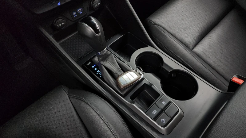 Hyundai Tucson 2.0 2WD MODERN autogeorge.com, снимка 9 - Автомобили и джипове - 51903591