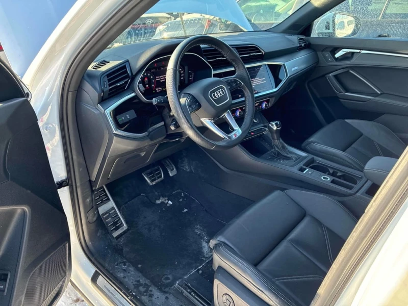 Audi Q3 * Progressiv * CARFAX * ЦЕНА ДО БГ, снимка 5 - Автомобили и джипове - 53456433