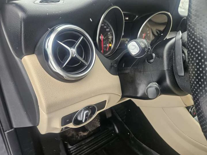 Mercedes-Benz GLA GLA 250 4MATIC SUV | LOADED | CERTIFIED, снимка 14 - Автомобили и джипове - 53559055