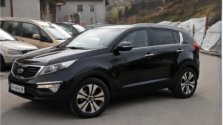 Kia Sportage 2.0i/АВТОМАТ/4X4, снимка 2 - Автомобили и джипове - 54552693