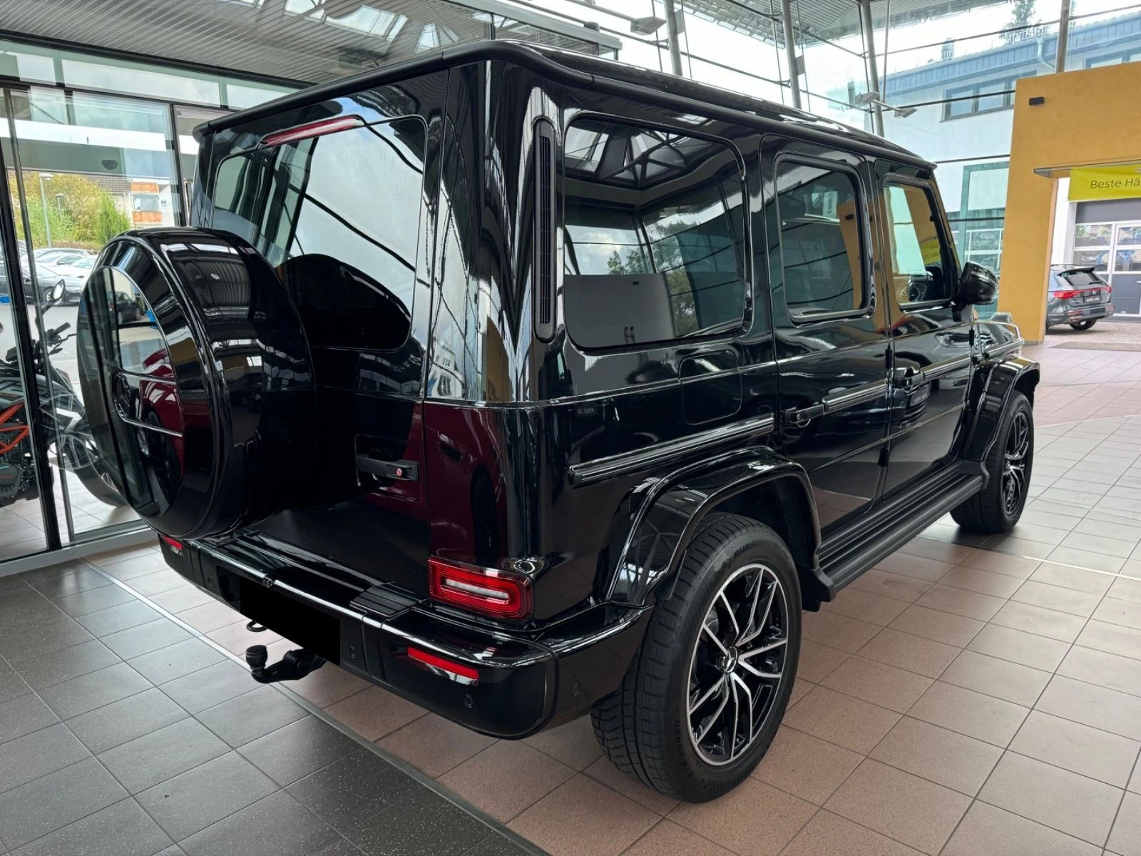 Mercedes-Benz G 450 d/ AMG/ FACELIFT/ 4M/ NIGHT/ EXCLUSIV/ BURM/ 360/ - изображение 5