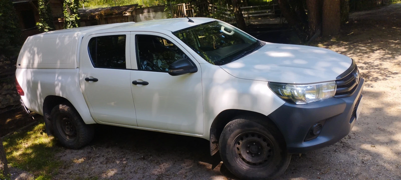Toyota Hilux 2.4 - изображение 3