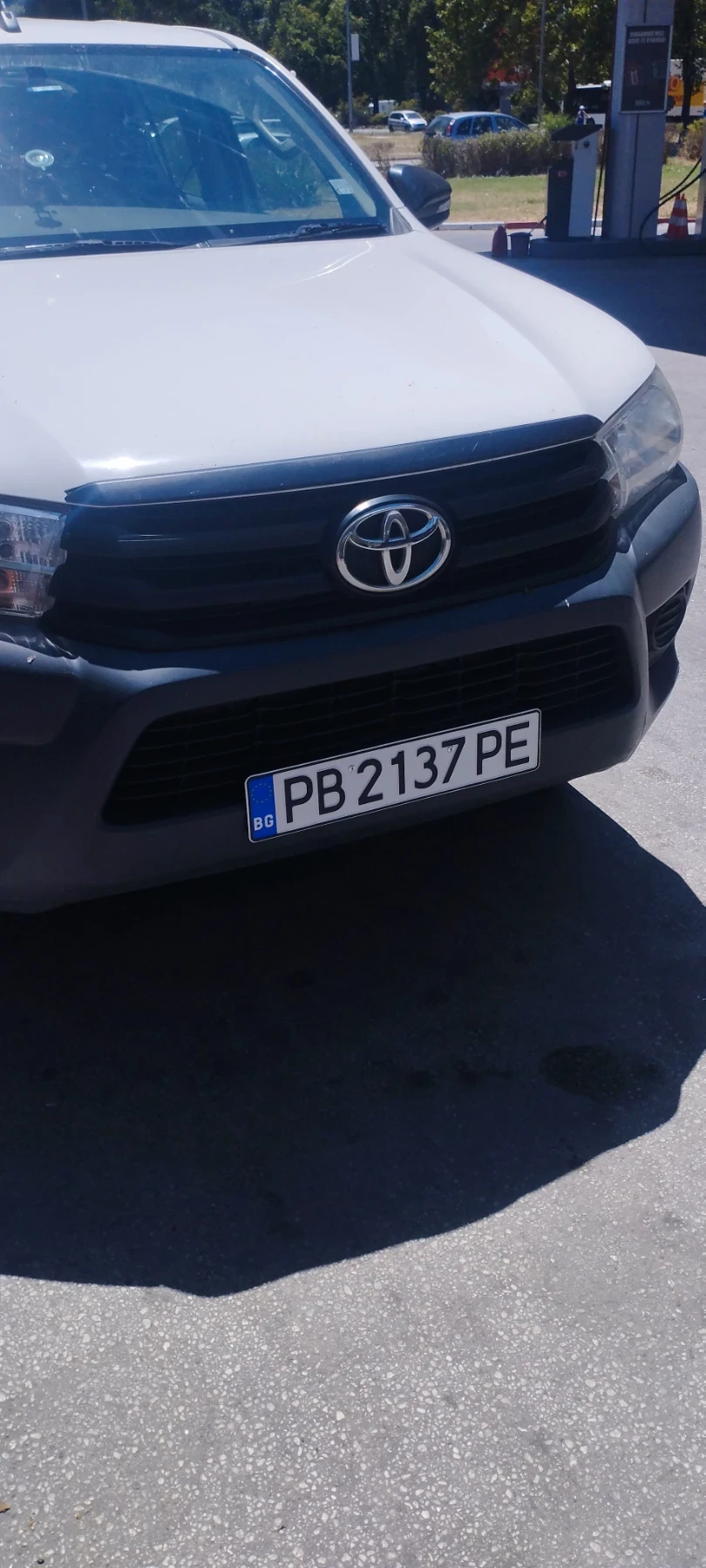 Toyota Hilux 2.4 - изображение 2