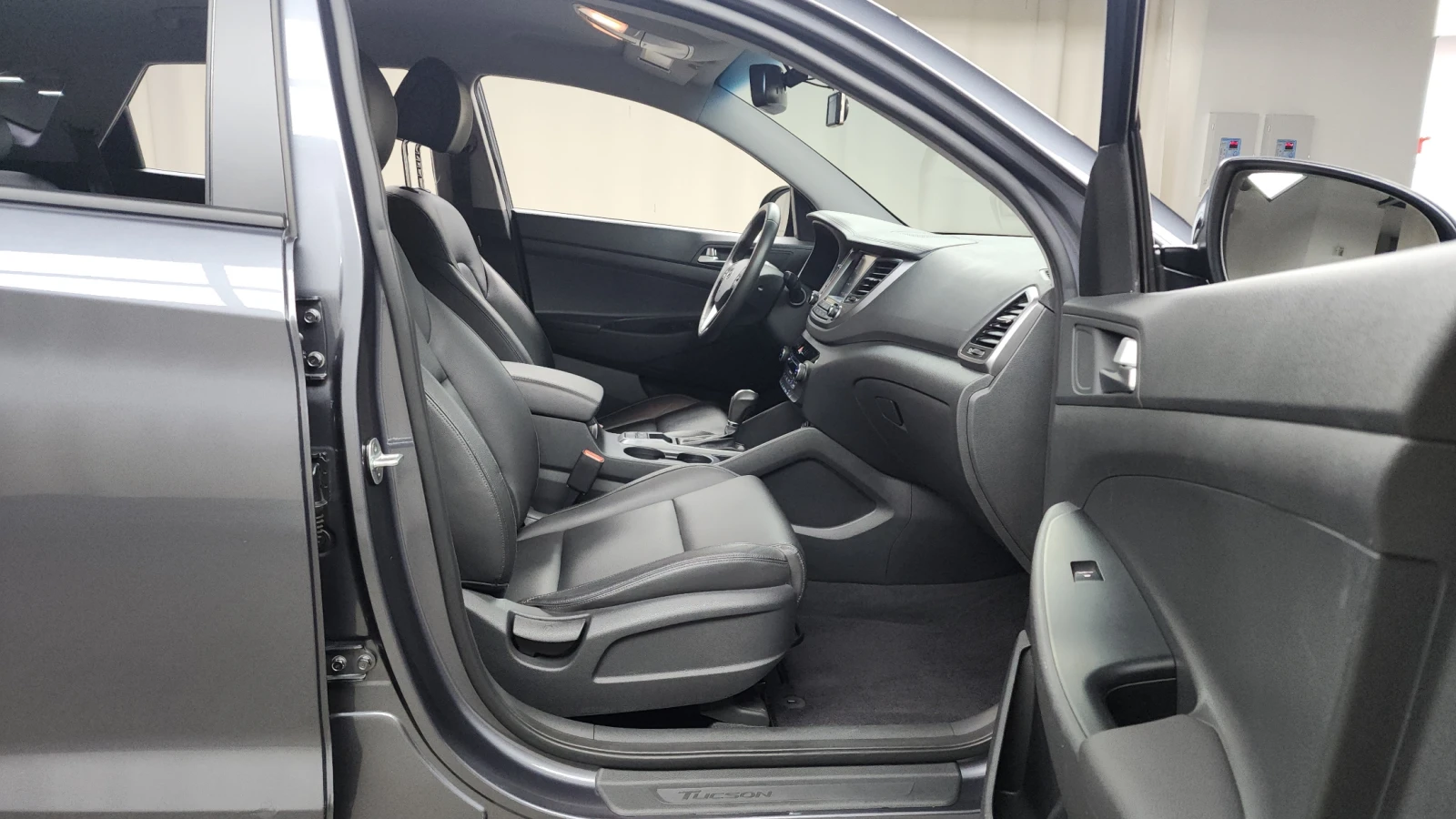 Hyundai Tucson 2.0 2WD MODERN | Mobile.bg   11