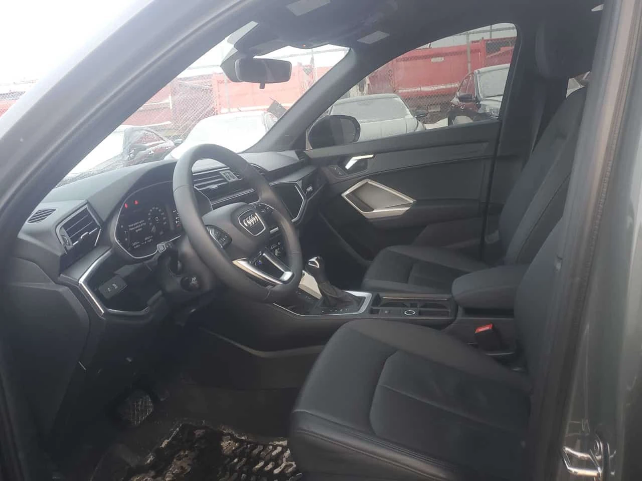 Audi Q3 * 45 TFSI quattro * CARFAX * ���� �� �� | Mobile.bg � ����������� 5