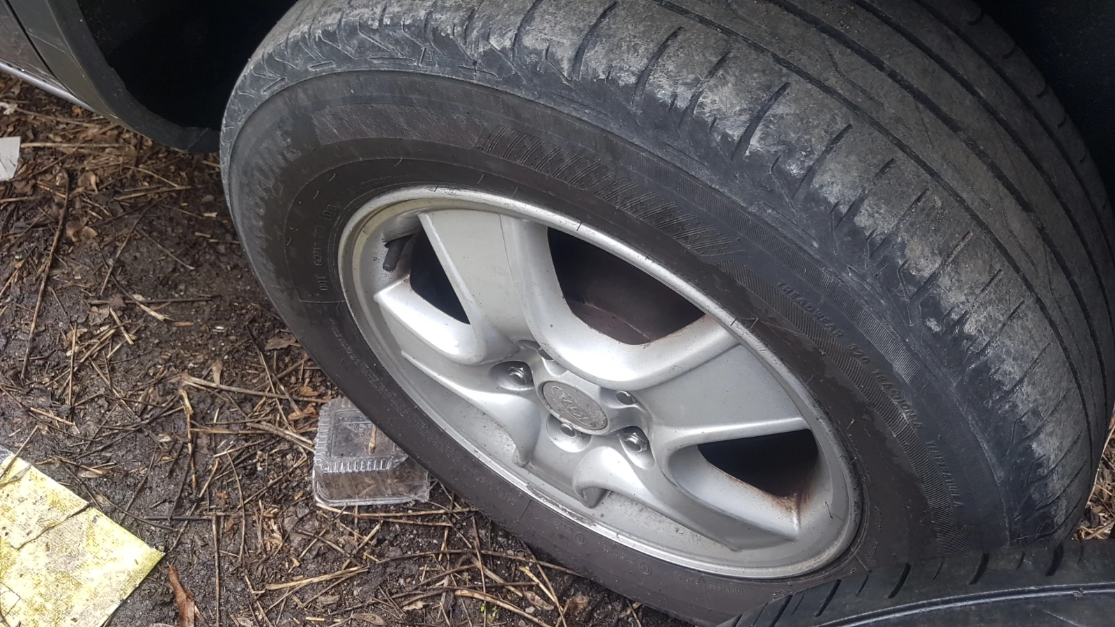 Kia Sportage 2.0i Лети.джанти, снимка 3 - Автомобили и джипове - 54088542