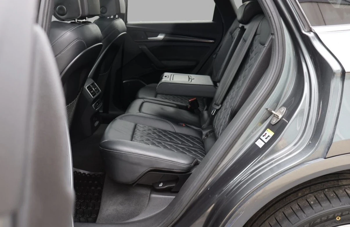 Audi SQ5 3.0TFSi * ДИГИТАЛНО ТАБЛО * ADAPTIVE * CARFAX * , снимка 14 - Автомобили и джипове - 54912081