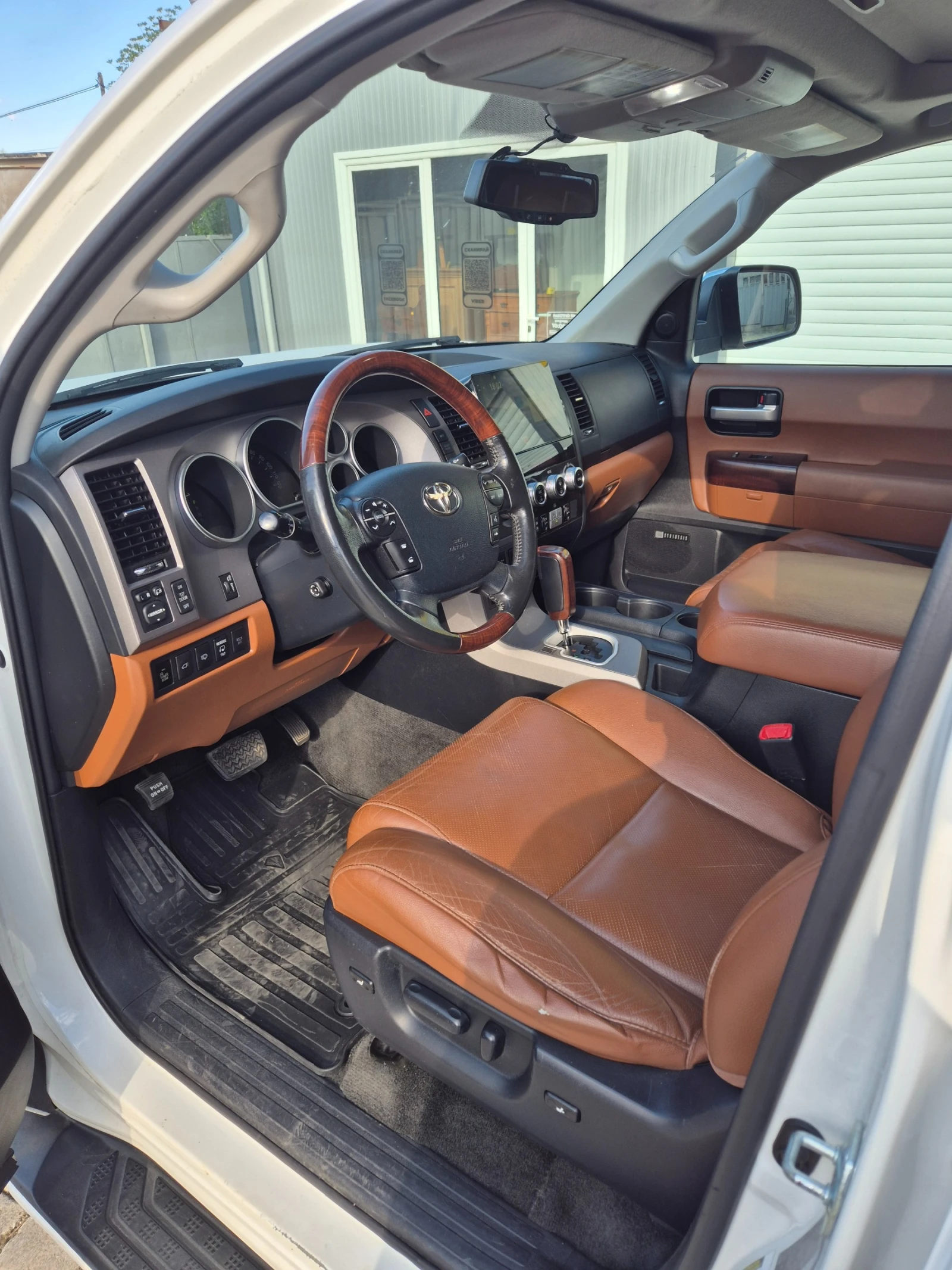 Toyota Sequoia, снимка 11 - Автомобили и джипове - 54936256