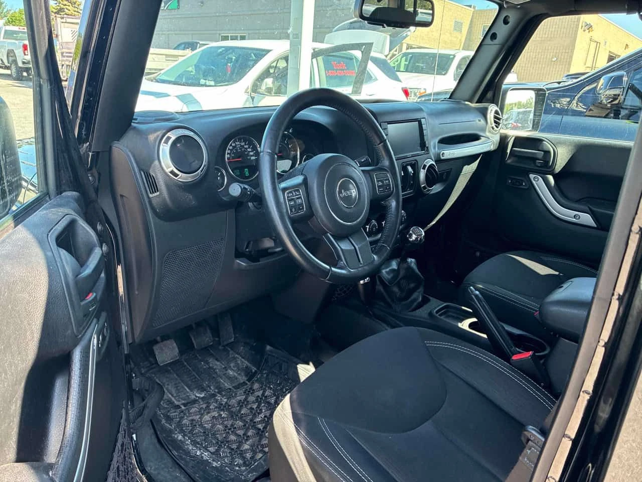 Jeep Wrangler SAHARA/CARFAX/ФИНАНСИРАНЕ, снимка 5 - Автомобили и джипове - 55418677