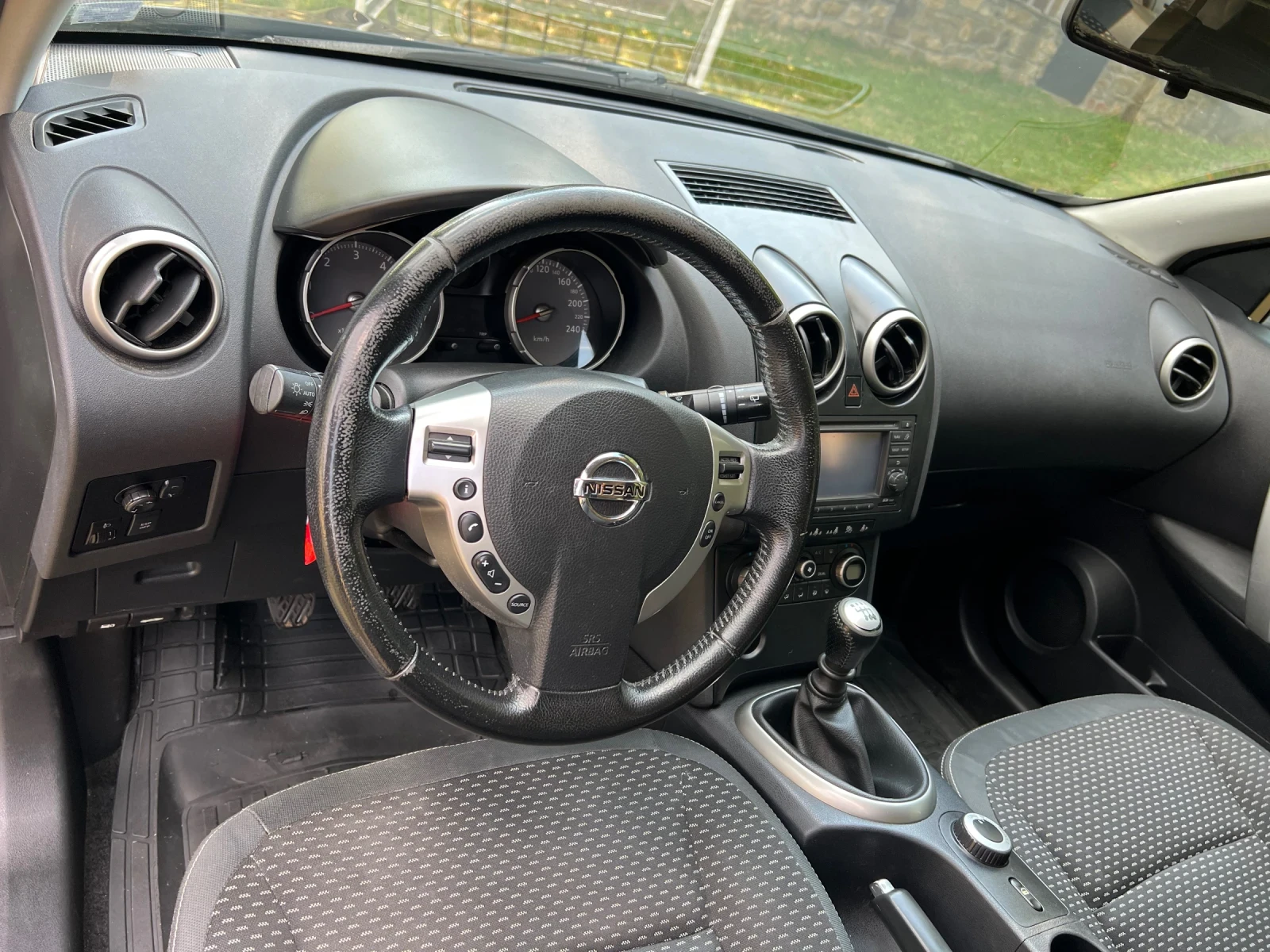 Nissan Qashqai, снимка 17 - Автомобили и джипове - 55577930
