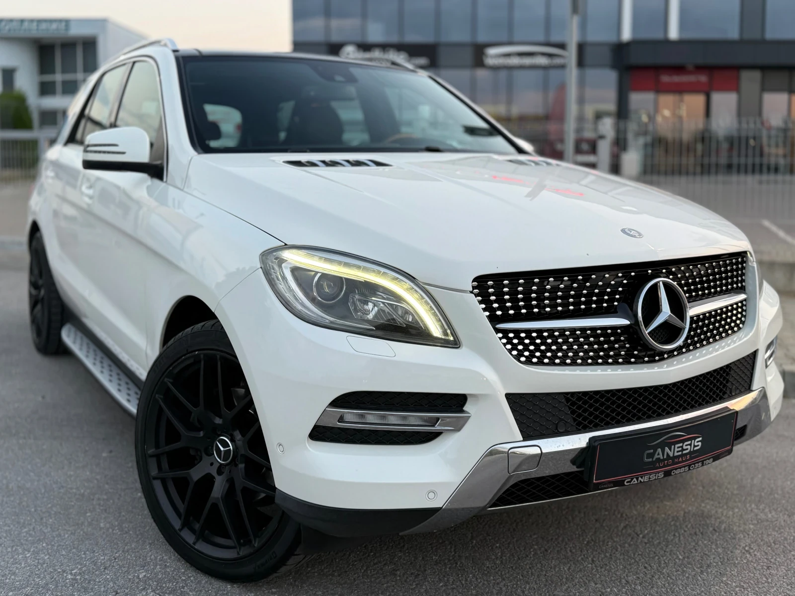 Mercedes-Benz ML 350 FULL* PODGREV* OBDUH* PANO* 3xTV* LINE ASSIST* MEM, снимка 3 - Автомобили и джипове - 55590396