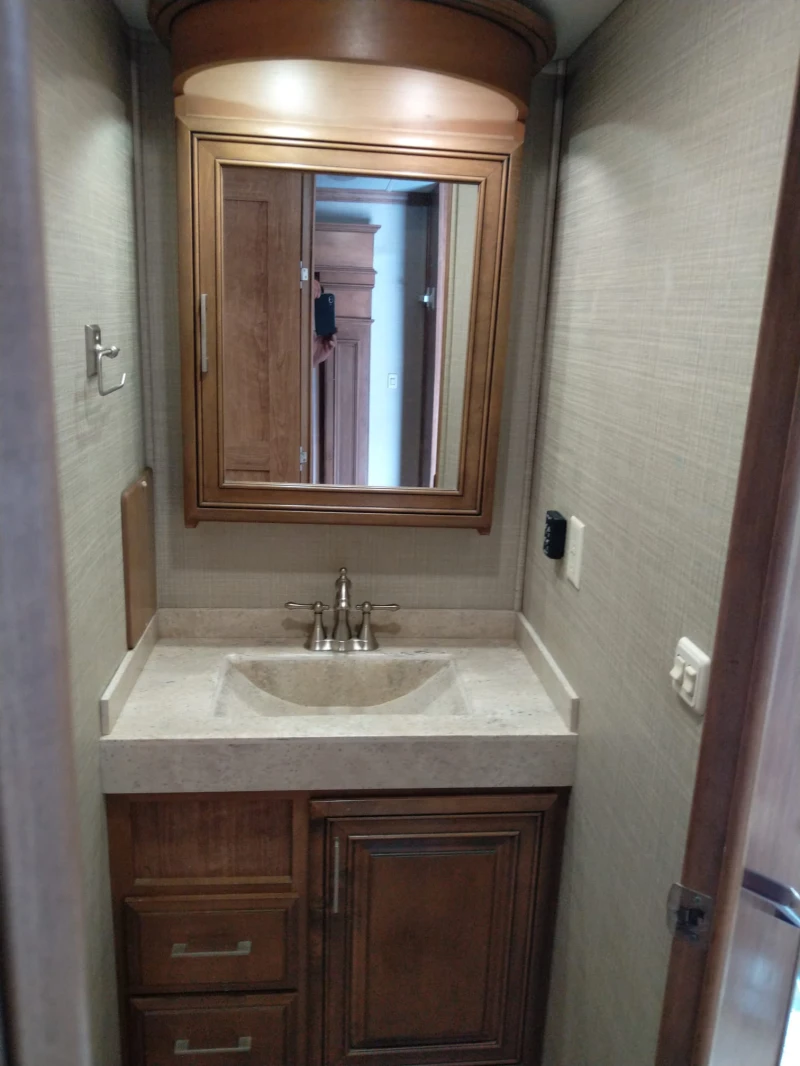 Каравана Други DRV Mobile Suites 40KSSB4, снимка 12 - Каравани и кемпери - 52629746