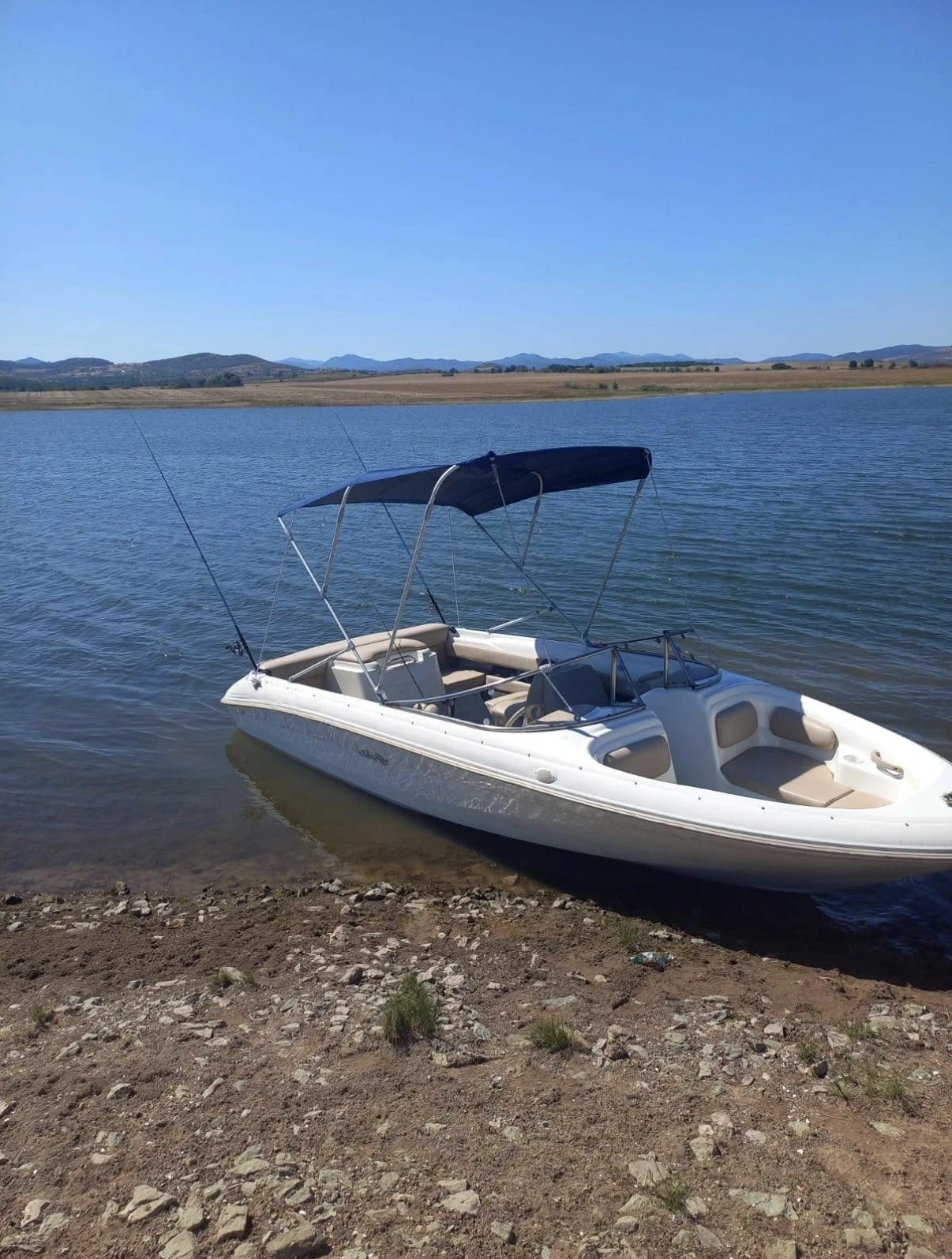 Моторна яхта Sea Ray 175 BR