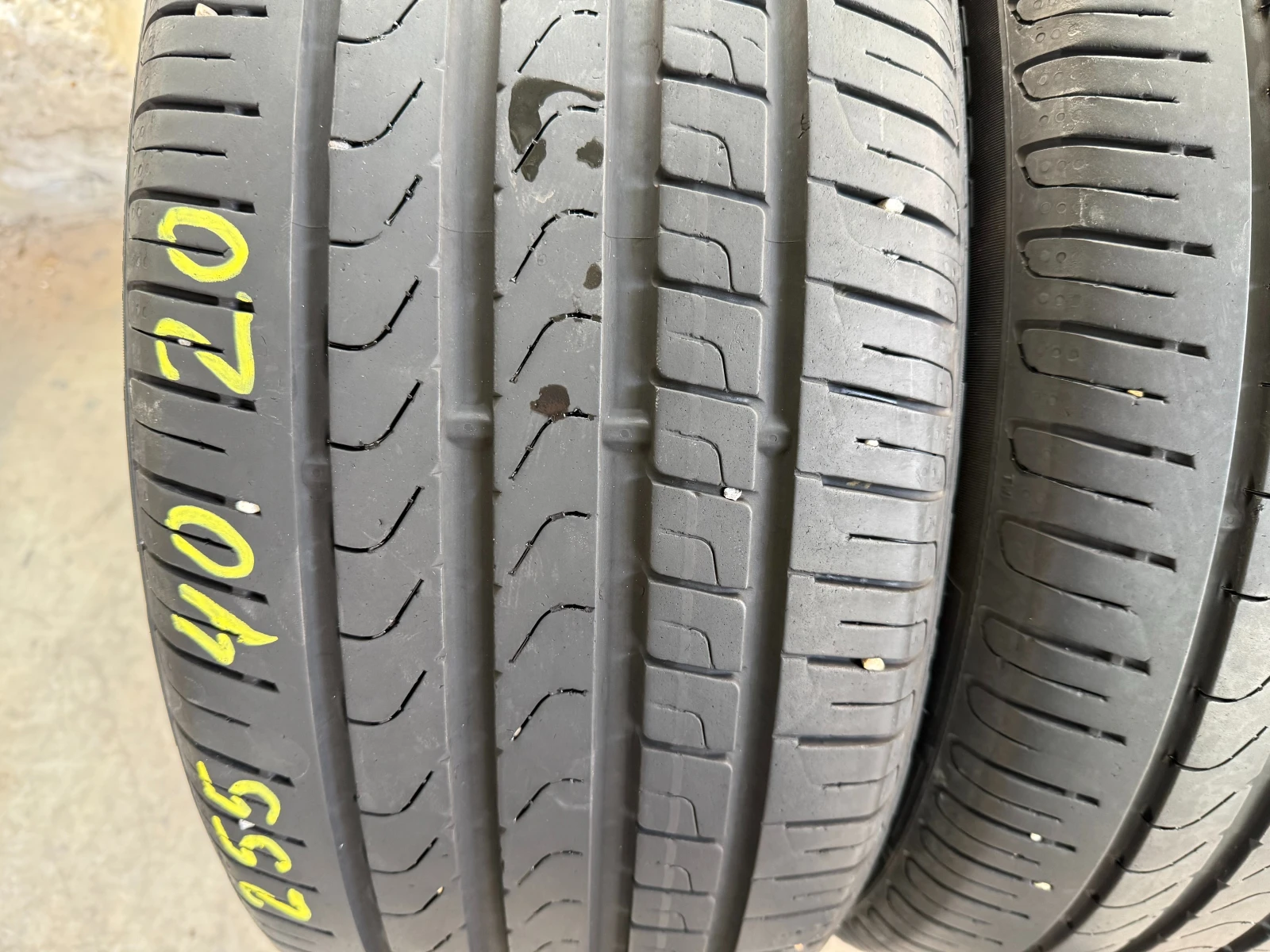 Гуми Летни 255/40R20, снимка 4 - Гуми и джанти - 54994750