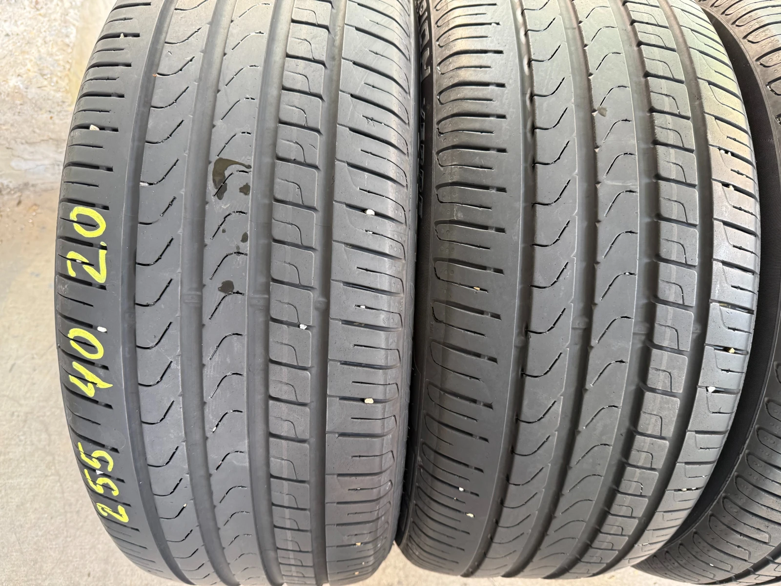 Гуми Летни 255/40R20, снимка 2 - Гуми и джанти - 54994750