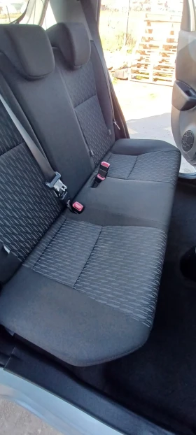 Toyota Yaris 1.4 D-4D, снимка 12