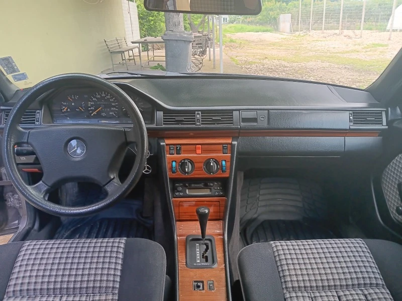 Mercedes-Benz 300 300 D, снимка 8 - Автомобили и джипове - 47249284