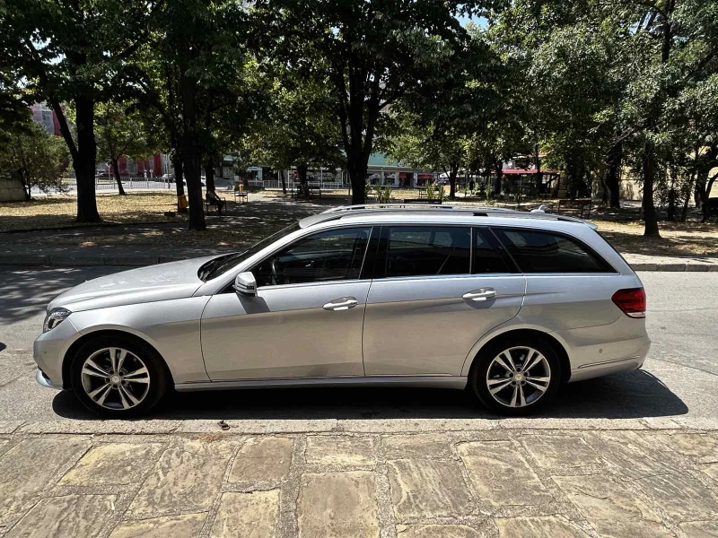 Mercedes-Benz E 220 cdi 4 Matik, снимка 2 - Автомобили и джипове - 51353214