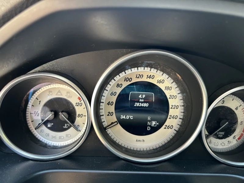 Mercedes-Benz E 220 cdi 4 Matik, снимка 10 - Автомобили и джипове - 51353214