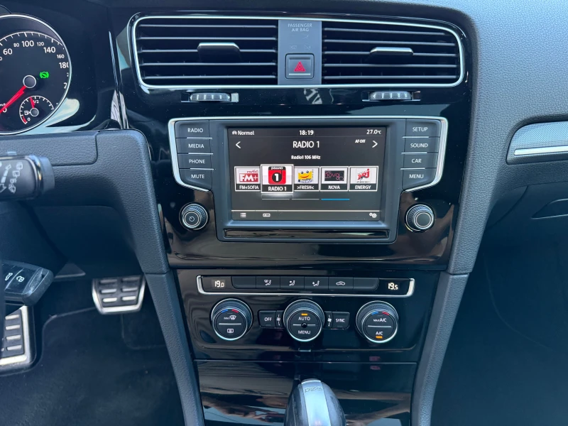 VW Golf 1.4TSI R-LINE* 86000km* DSG* ПАНОРАМА* АЛКАНТРА, снимка 15 - Автомобили и джипове - 51544748