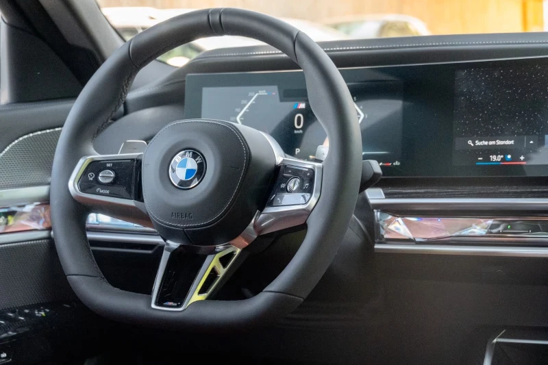 BMW 740 M SPORT.MASSAGE.SOFTC.SKY., снимка 5 - Автомобили и джипове - 52086651