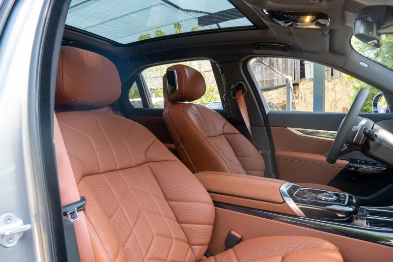 BMW 740 M SPORT.MASSAGE.SOFTC.SKY., снимка 8 - Автомобили и джипове - 52086651