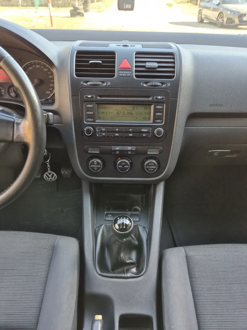 VW Golf 1.9TDI , снимка 14 - Автомобили и джипове - 52887145