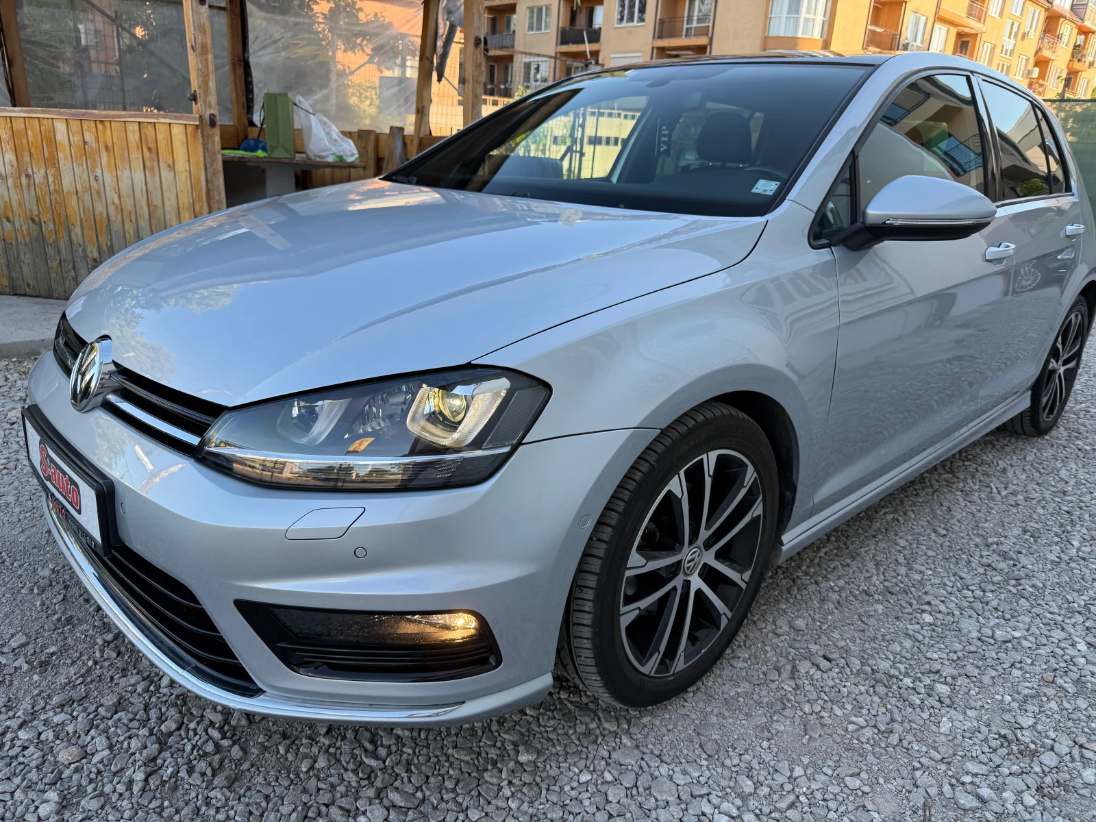 VW Golf 1.4TSI R-LINE* 86000km* DSG* EURO 6* LED* NAVI - изображение 3