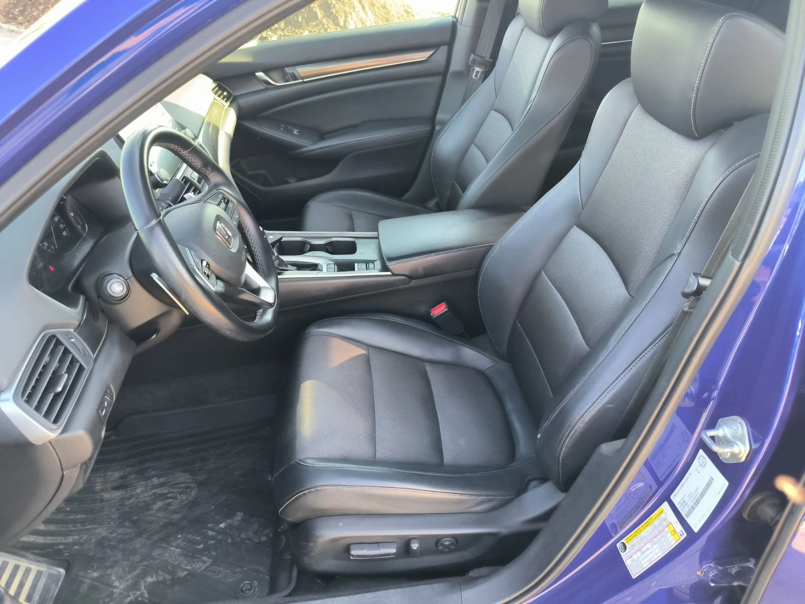 Honda Accord 1.5-Navi-Kameri-Automat-Euro-6-Keyless, снимка 14 - Автомобили и джипове - 53809937