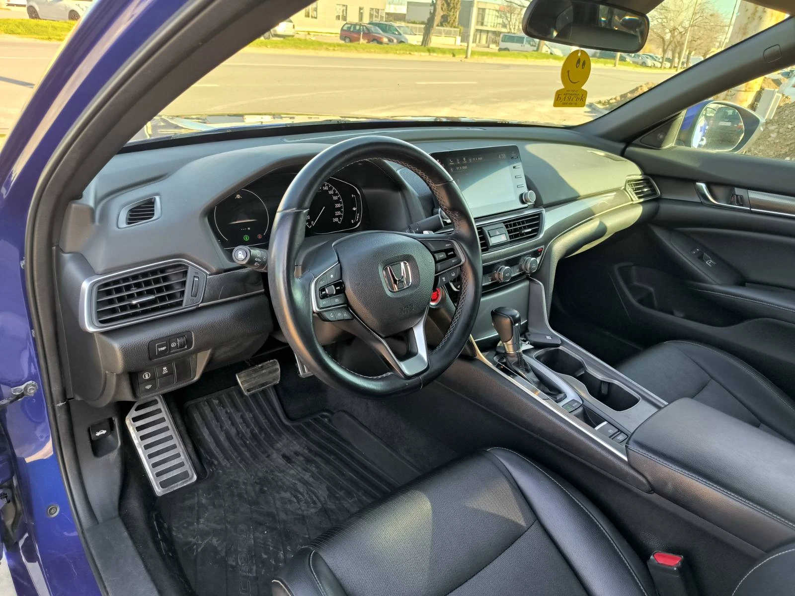 Honda Accord 1.5-Navi-Kameri-Automat-Euro-6-Keyless, снимка 12 - Автомобили и джипове - 53809937