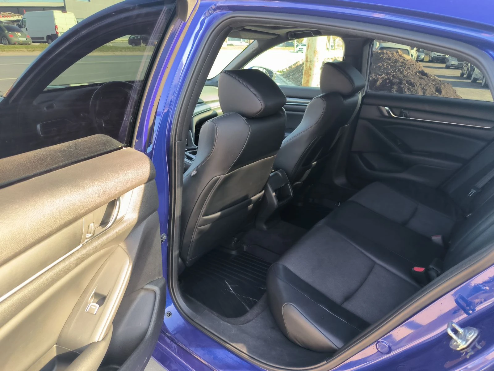 Honda Accord 1.5-Navi-Kameri-Automat-Euro-6-Keyless, снимка 15 - Автомобили и джипове - 53809937