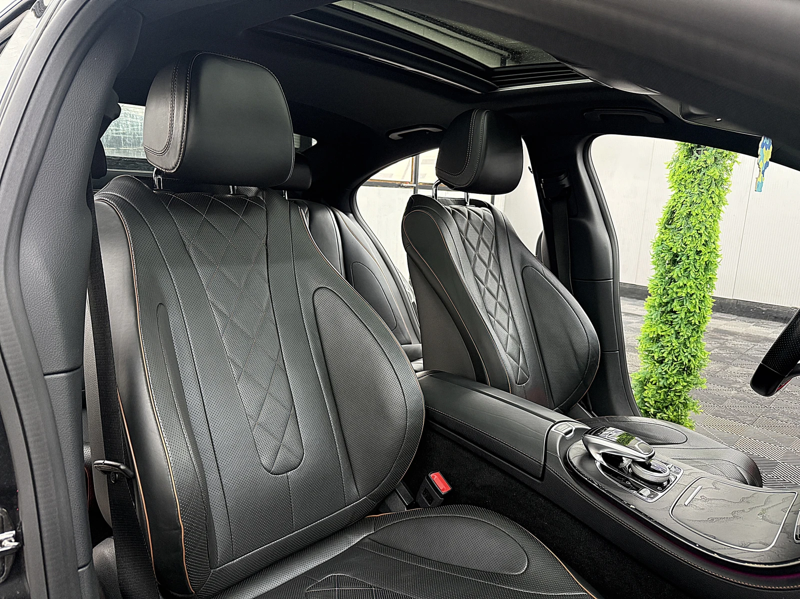 Mercedes-Benz CLS 350 EDITION-1/6.3 AMG-Line/360-k/4-Matic/ЛИЗИНГ, снимка 12 - Автомобили и джипове - 54038159