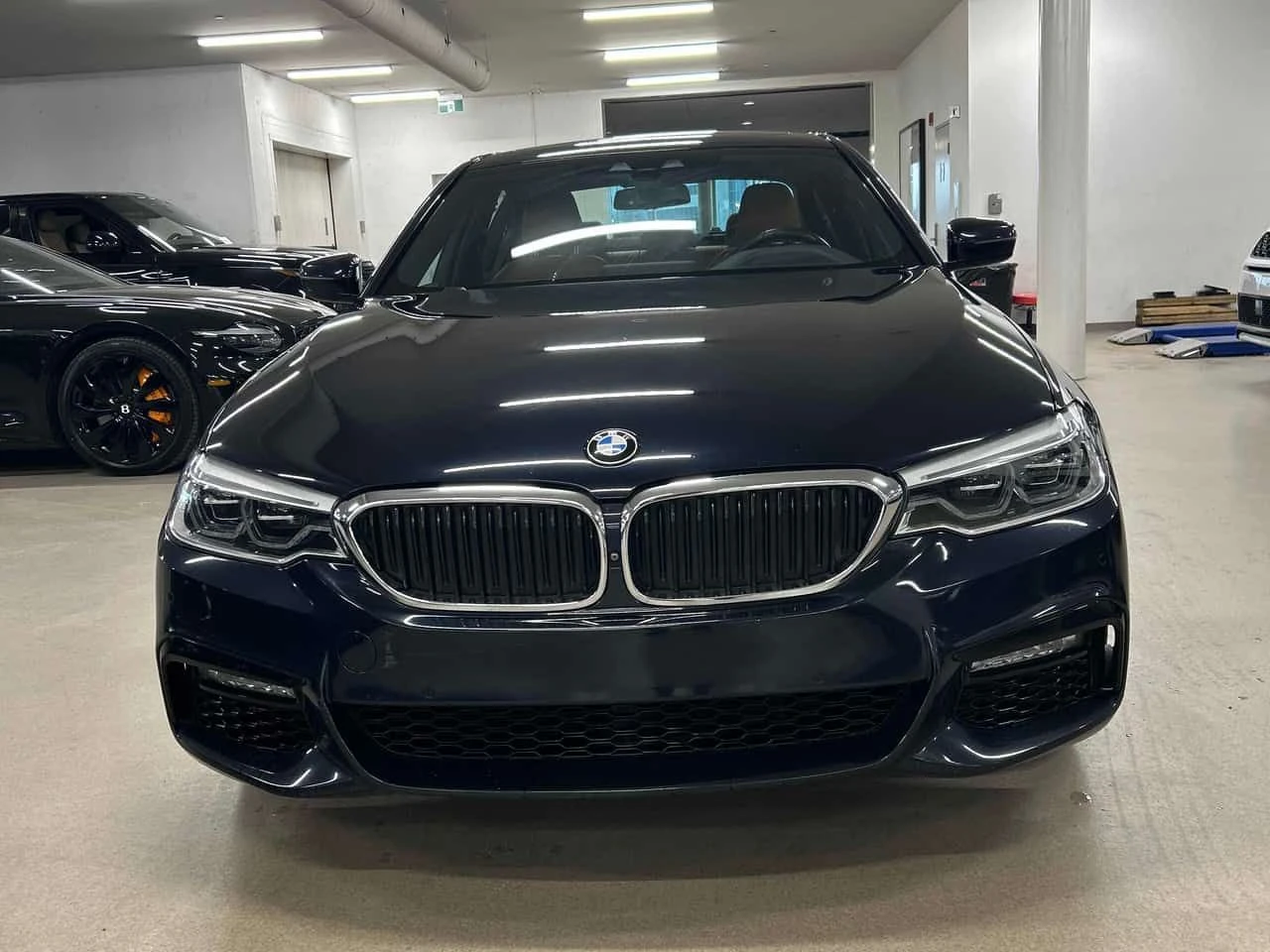 BMW 530  | 530i xDrive | 360 | HEAD-UP | , снимка 5 - Автомобили и джипове - 54043961