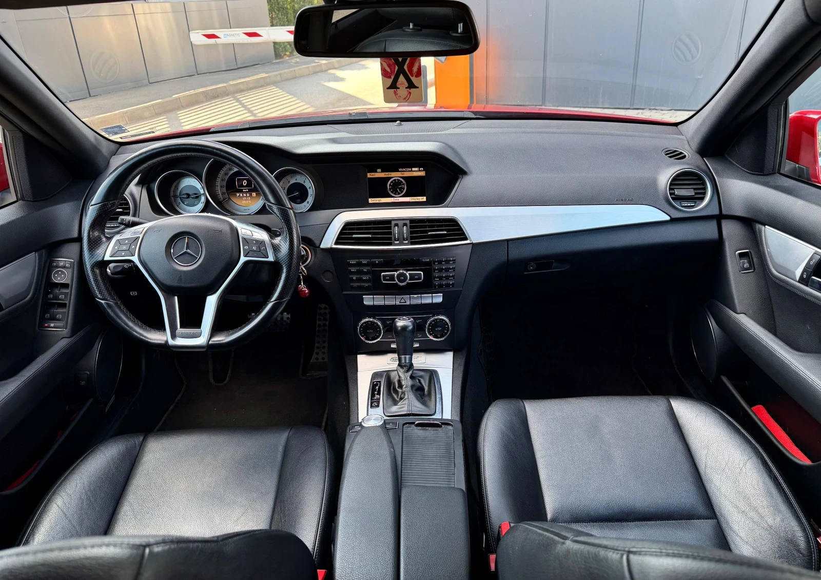 Mercedes-Benz C 180 AMG///Facelift/Сменена Верига, снимка 10 - Автомобили и джипове - 54101972