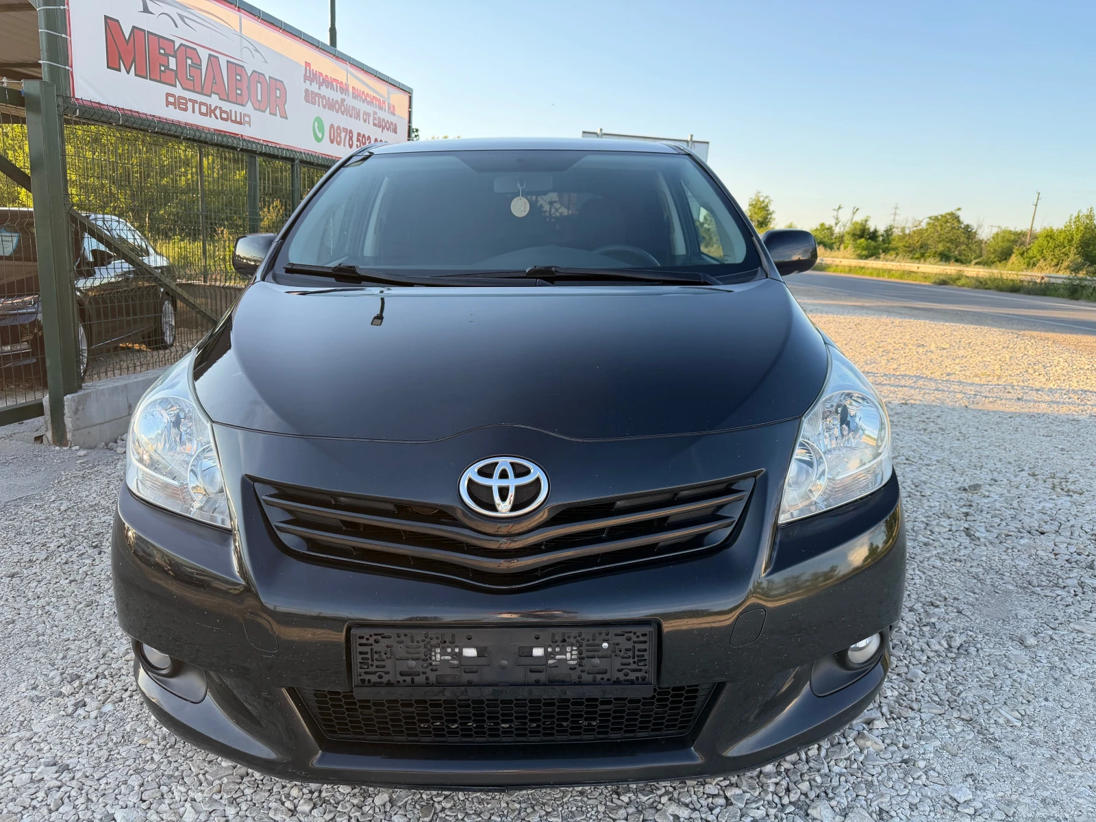 Toyota Verso 1.8VVTi/147p.s-Panorama/TOP!!!, снимка 5 - Автомобили и джипове - 54887477