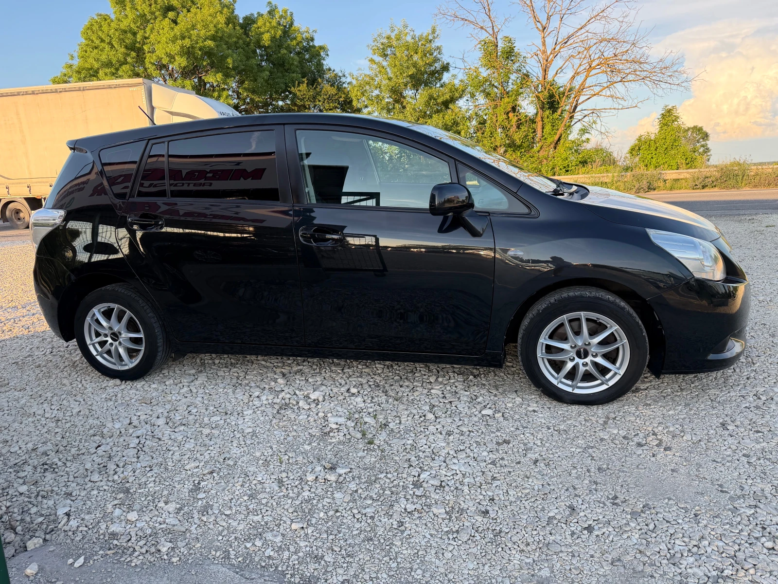 Toyota Verso 1.8VVTi/147p.s-Panorama/TOP!!!, снимка 8 - Автомобили и джипове - 54887477
