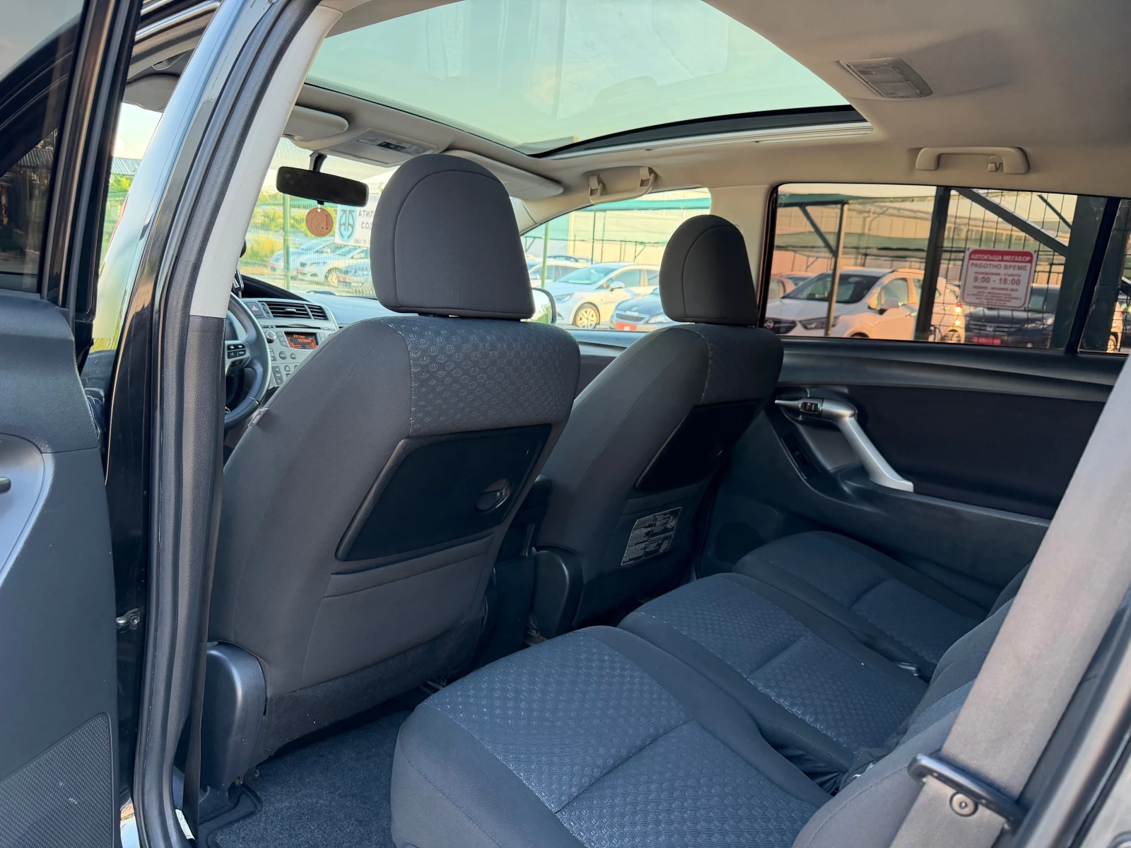 Toyota Verso 1.8VVTi/147p.s-Panorama/TOP!!!, снимка 11 - Автомобили и джипове - 54887477