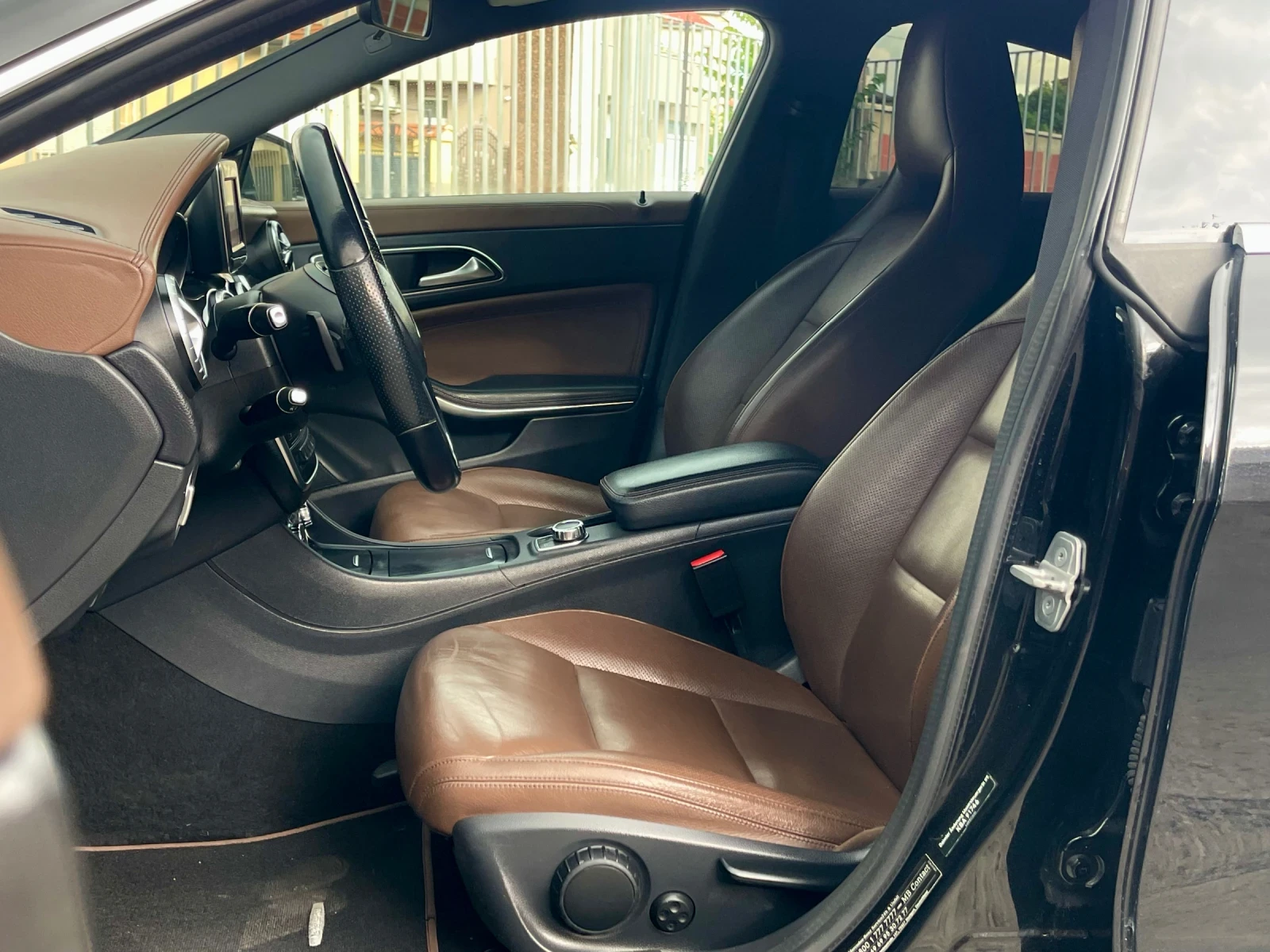 Mercedes-Benz CLA 220 2.2CDI-AMG LINE-EXCLUSIVE-ПОДГРЕВ-FULL LED-NAVI, снимка 8 - Автомобили и джипове - 54895901