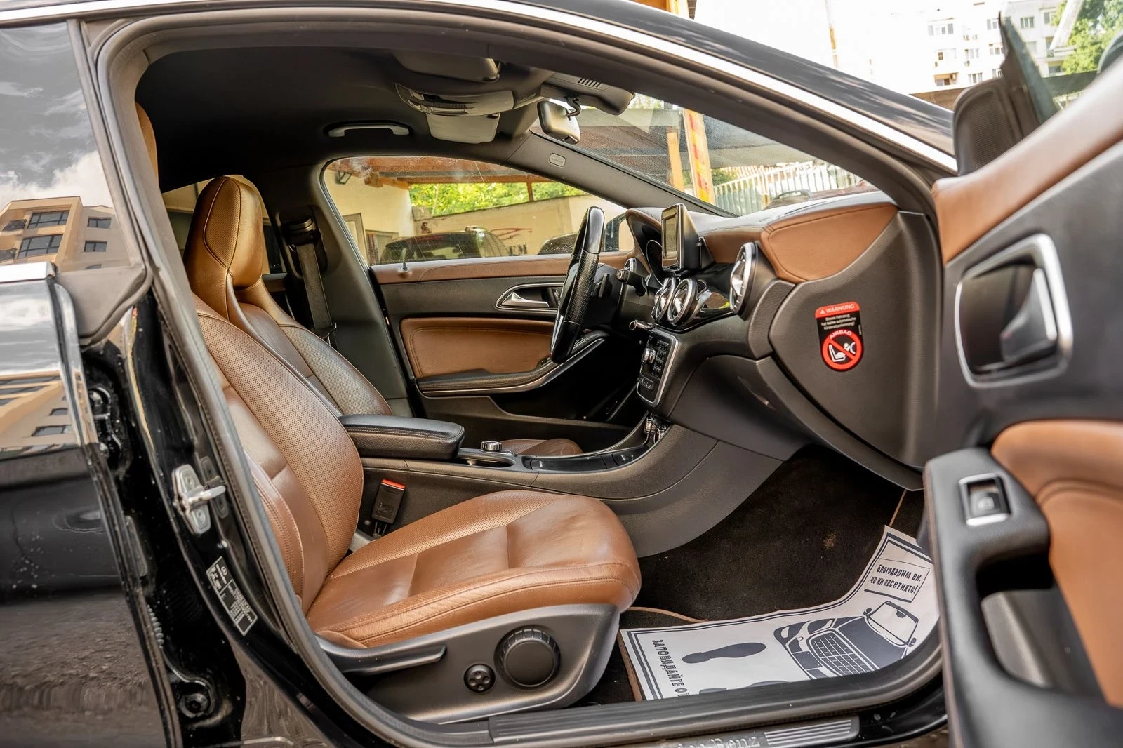 Mercedes-Benz CLA 220 CDI-AMG-DISTRONIC-EXCLUSIVE-ПОДГРЕВ-FULL LED-TOP, снимка 14 - Автомобили и джипове - 54895901
