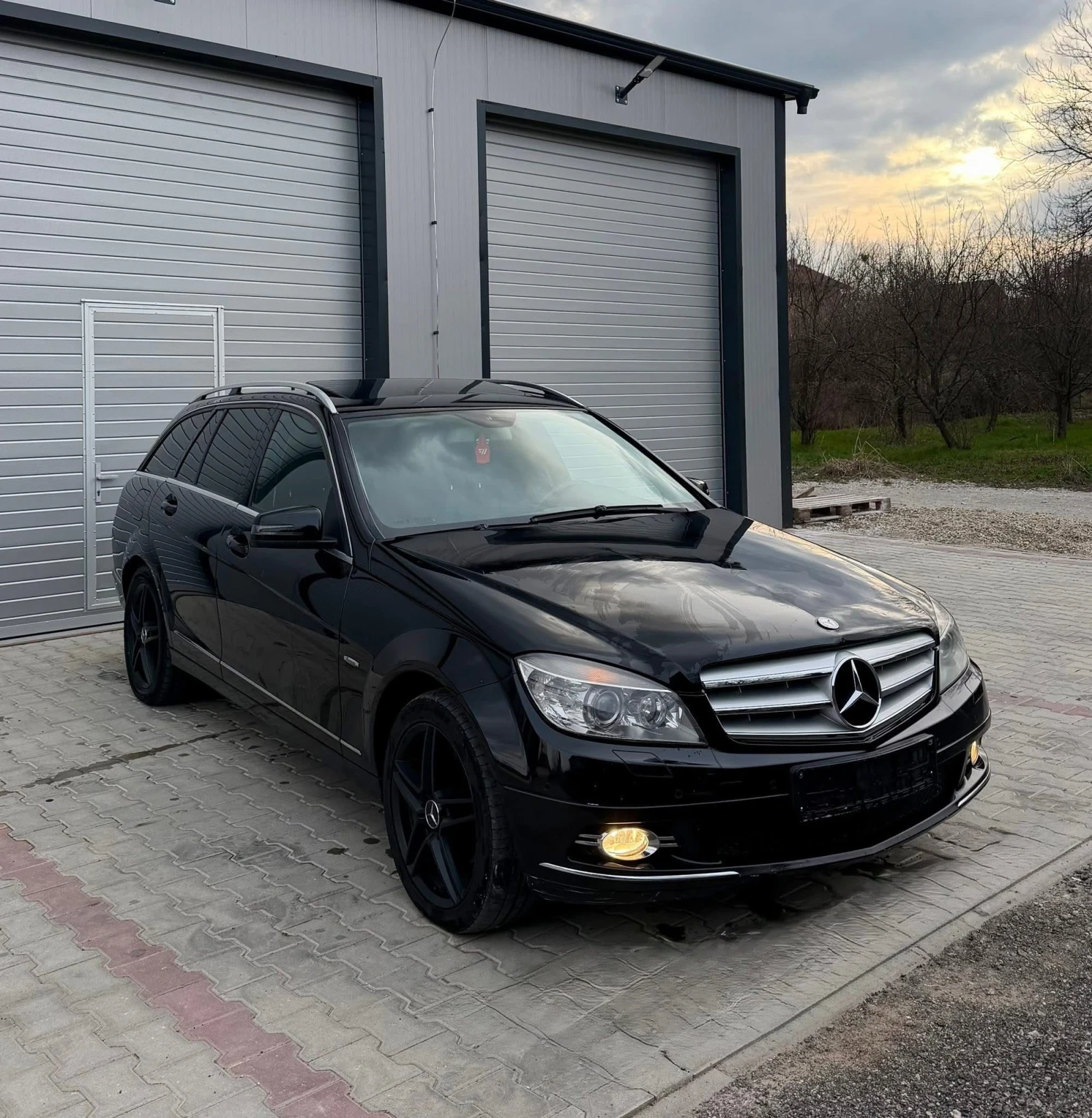 Mercedes-Benz C 220, снимка 2 - Автомобили и джипове - 54903366