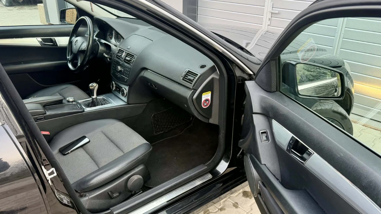 Mercedes-Benz C 220, снимка 8 - Автомобили и джипове - 54903366