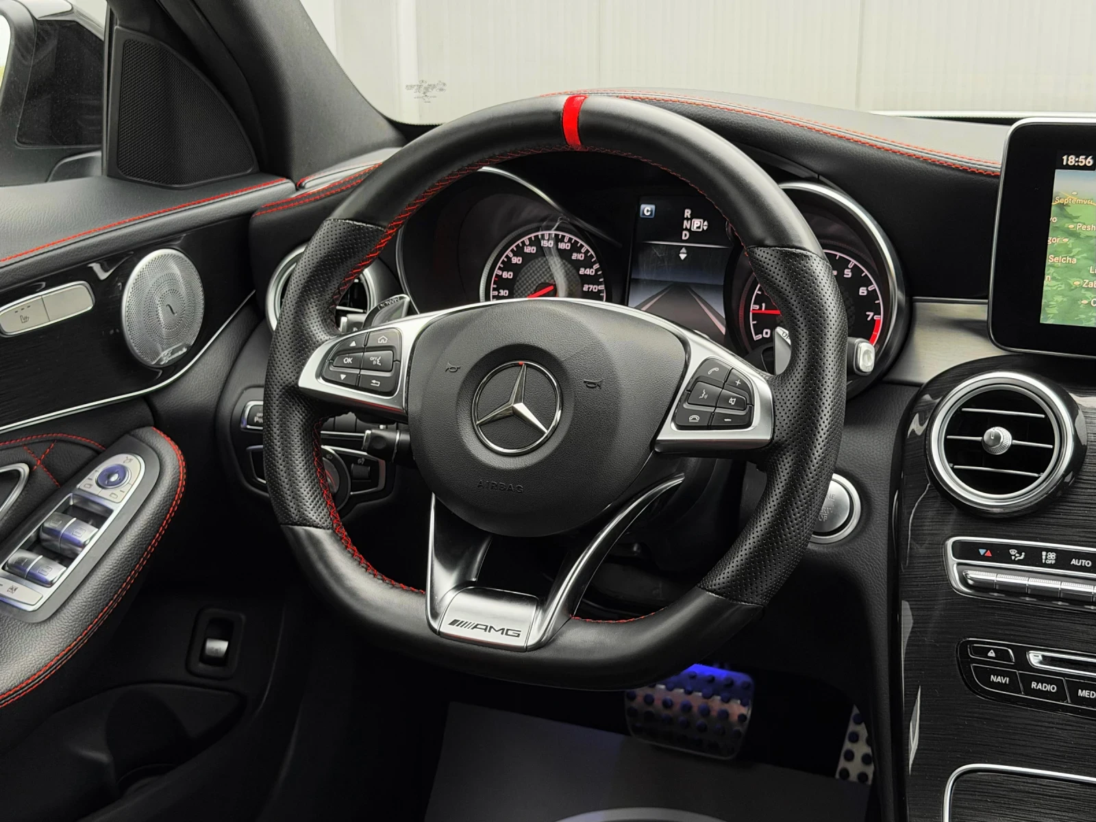 Mercedes-Benz C 63 AMG S/ STAGE 1/ DESIGNO/ PANO/ 3xTV/ NIGHT PACK/ F1, снимка 8 - Автомобили и джипове - 54973506