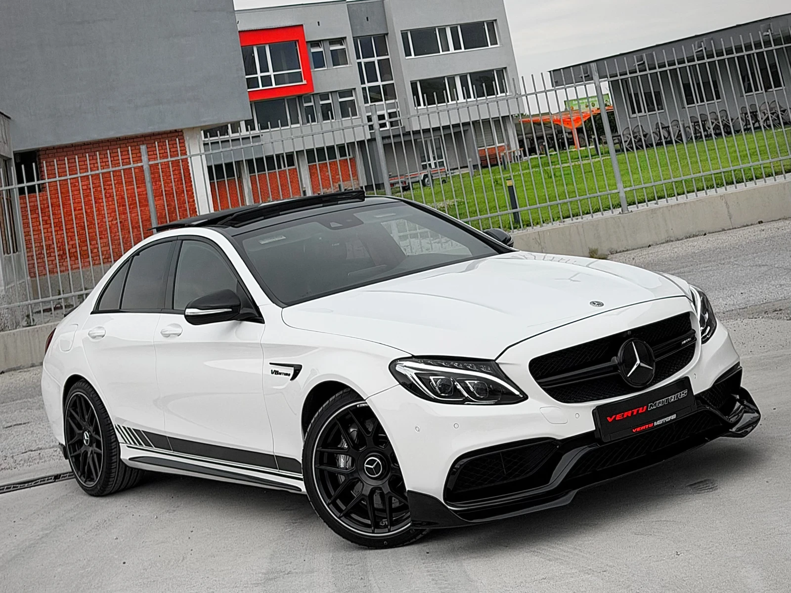 Mercedes-Benz C 63 AMG S/ STAGE 1/ DESIGNO/ PANO/ 3xTV/ NIGHT PACK/ F1