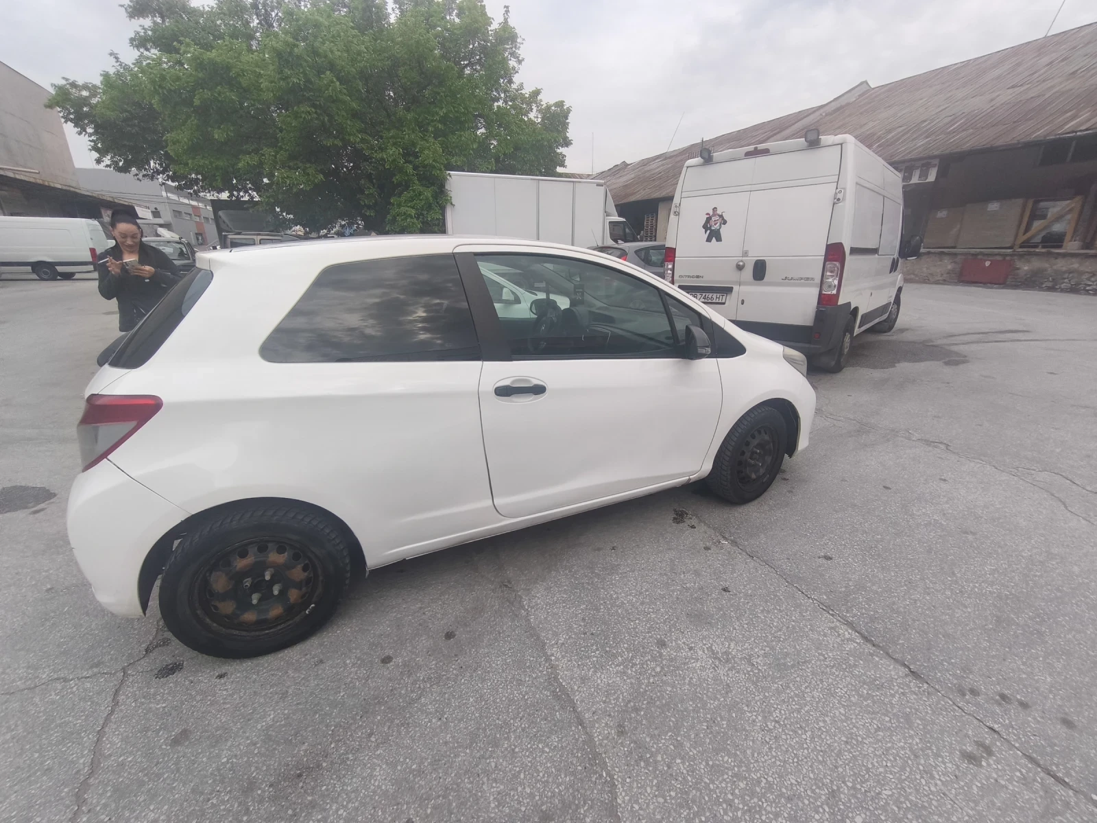 Toyota Yaris товарен, снимка 3 - Автомобили и джипове - 55422790
