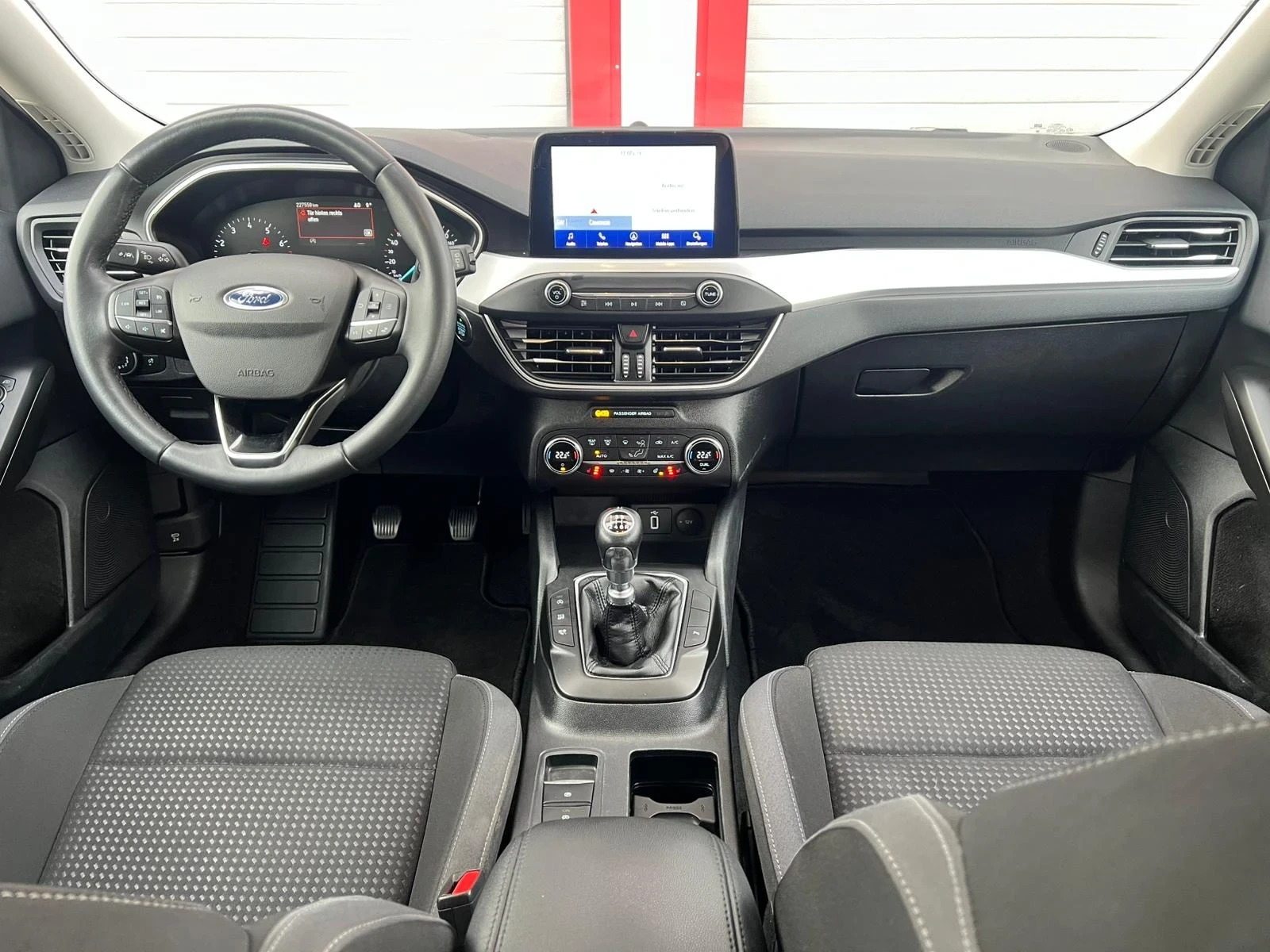Ford Focus 1.0I ECOBOOST START STOP NAVI 6-SPEED EVRO 6D, снимка 14 - Автомобили и джипове - 55825241